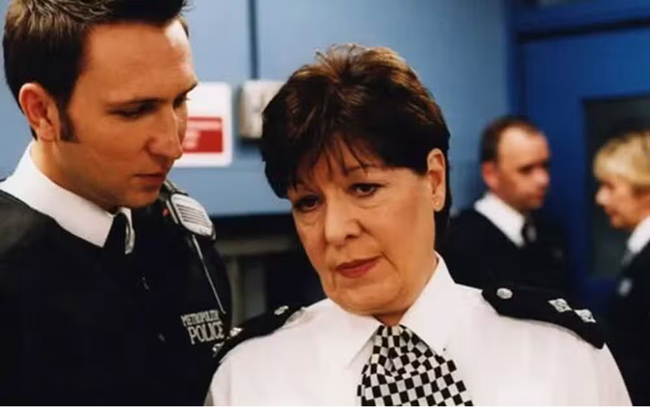 EastEnders and The Bill star Roberta Taylor dies at the age of 76 after an infection caused by a…