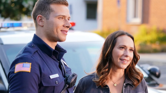 “Jennifer Love Hewitt Reveals TV Parents’ Shock Over Buck and Tommy’s Romance on ‘9-1-1′”