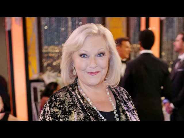 Traci secretly calls Jack – Martin reveals his true nature and wants to kill her CBS Y&R Spoilers